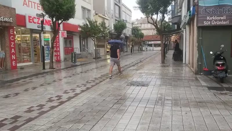 Kırklareli'de Sağanak Yağış Yaşamı Olumsuz Etkiledi