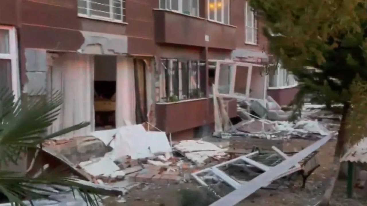 İstanbul'da Bir Apartmanda Patlama: 1 Kişi Hayatını Kaybetti