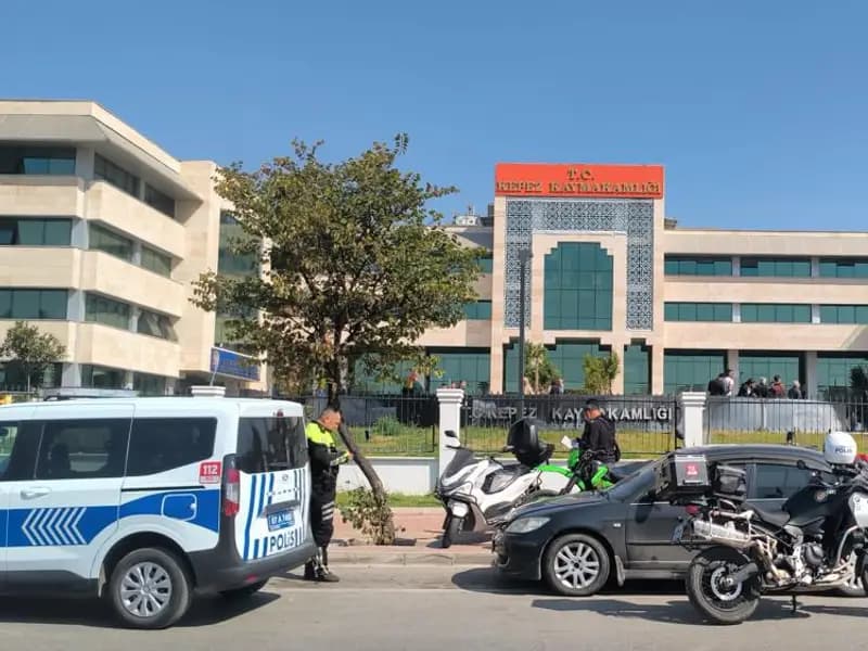 Kepez Kaymakamlığı'nda silahlı olay: Şüpheli teslim oldu