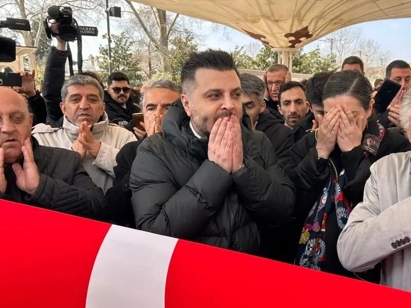 İlber Ortaylı için Fatih Camii'nde anlamlı cenaze töreni gerçekleştirildi