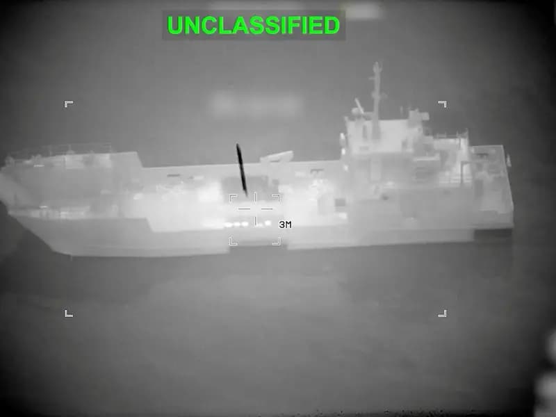 Hürmüz Boğazı'nda Deniz Trafiği Tehlikede: 16 Tanker Hedef Alındı