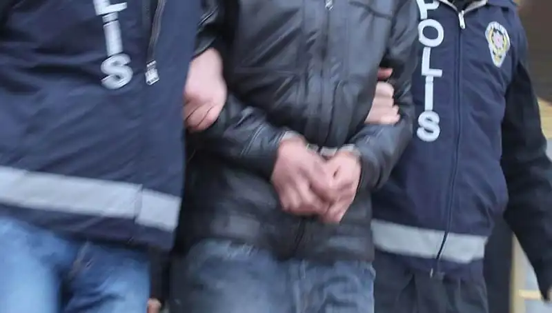 Konya'da Büyük Dolandırıcılık Çetesi Çökertildi: 13 Kişi Tutuklandı