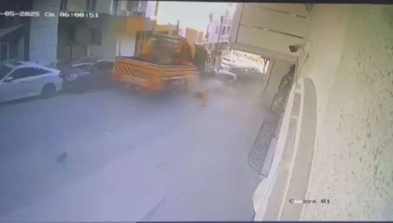 Kontrolden Çıkan Vinç 23 Araca Çarparak Faciayı Önledi