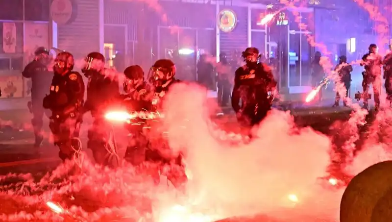 ABD'de Isyan Dalgası: Los Angeles'taki Protestolar Diğer Şehirlere Sıçradı