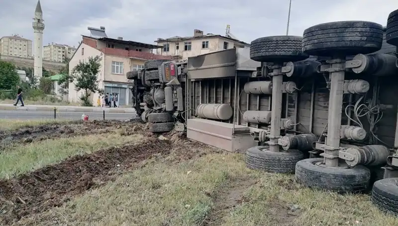 Erzurum’da Freni Boşalan TIR Dehşeti: Kaza Anı ve Sonrası