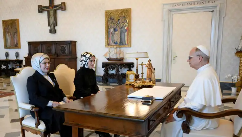 Emine Erdoğan ve Papa Leo: Gazze Krizini Görüşmek Üzere Buluşma