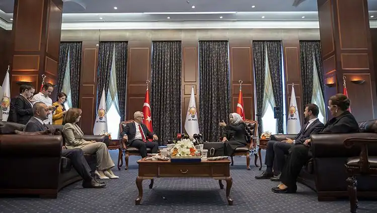 AK Parti Bayramlaşma Programı Açıklandı: CHP'nin Yer Almadığı Listede Neler Var?