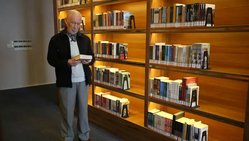 71 Yıldır Kitaplarla Buluşan Adam: Okuma Tutkusunun Hikayesi