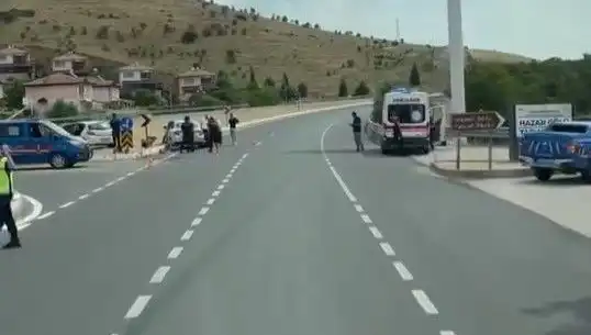 Elazığ'da Feci Kaza: İki Otomobil Çarpıştı, Yaralıların Durumu Ciddiyetini Koruyor