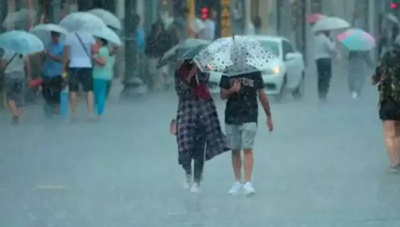 Meteoroloji’den Şok Uyarı: Yangın Bölgesinde Rüzgar, İstanbul’da Sağanak Yağış Bekleniyor!